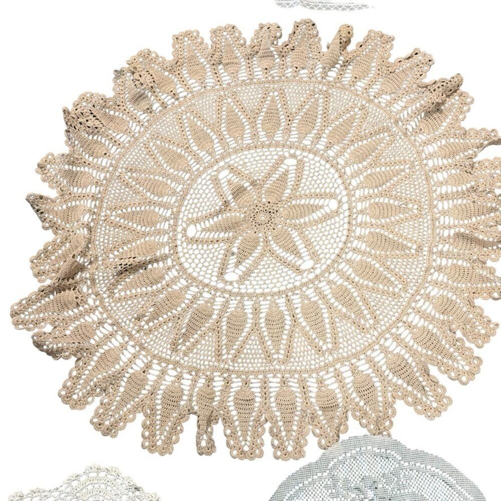 16 Mixed Vintage Doilies Table Cloths Crochet Lace Granny Farmhouse Cottagecore - Picture 4 of 9